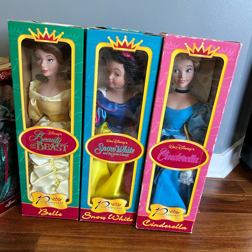 Set 3 Disney princesses. Cinderella , Snow White, Beauty and the Beast